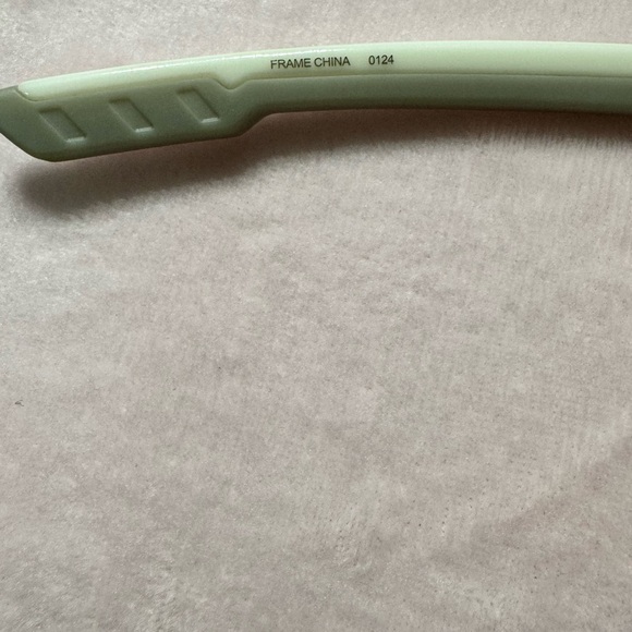 Hurley Ventura Floating Wrap Sunglasses White Frame & Blue Mirror Polarized Lens - Picture 3 of 12